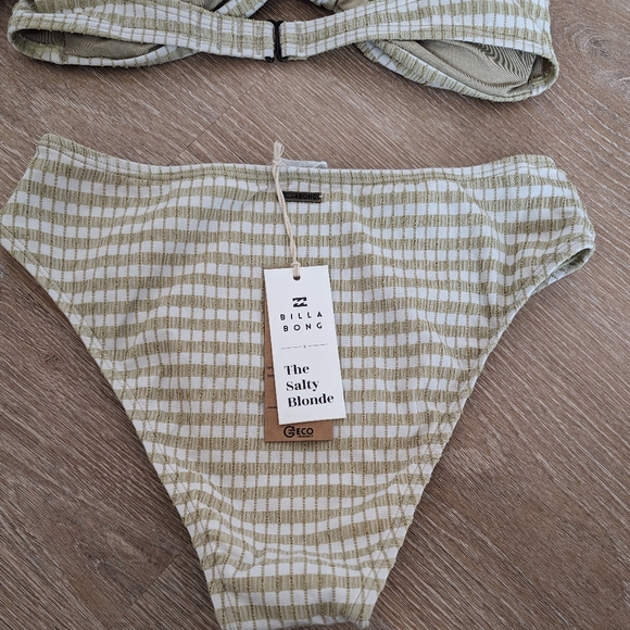 *NWT* Billabong x The Salty Blonde Meet you Matcha Bikini - Large Top/Med Bottom - Picture 4 of 8